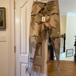 NWT Fishing 🎣 hunting pants Or block the wind New